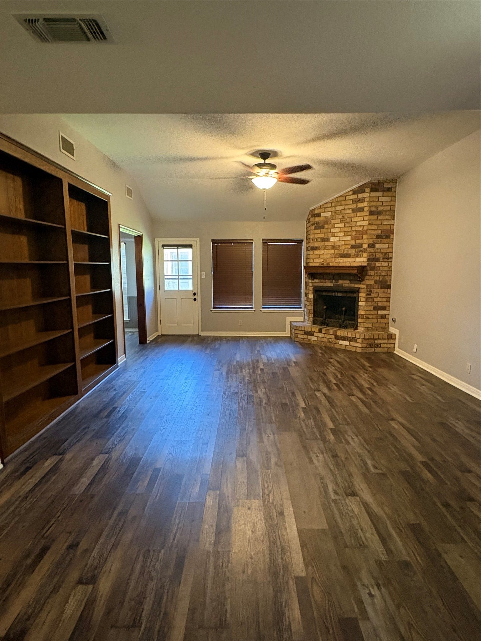 124 Tamarisk Trail, Lake Jackson, TX 77566 124 Tamarisk Trail, Lake Jackson, TX 77566