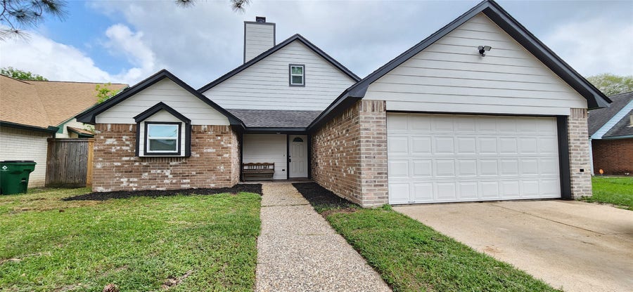 Property photo for 128 Lasso Street, Angleton, TX