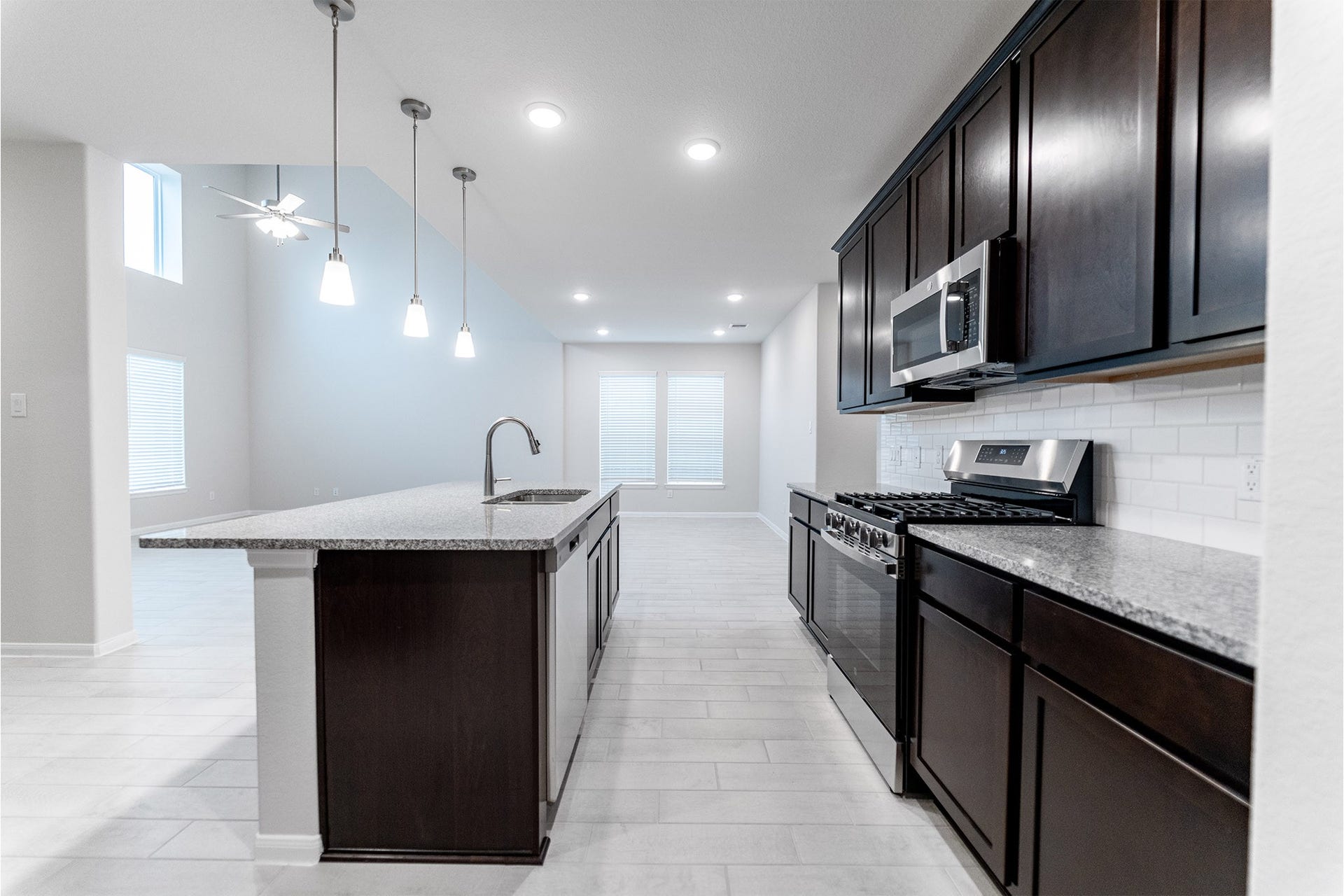 2818 Blue Iolite Drive, Iowa Colony, TX 77583 2818 Blue Iolite Drive, Iowa Colony, TX 77583