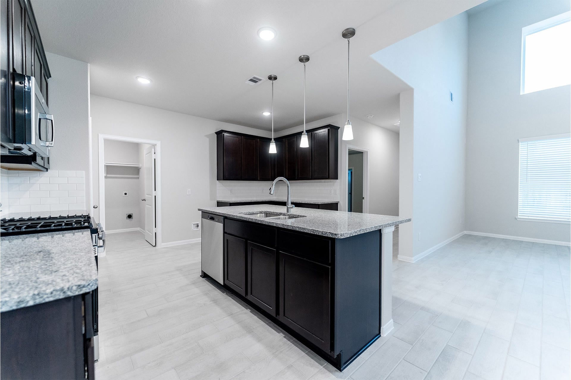 2818 Blue Iolite Drive, Iowa Colony, TX 77583 2818 Blue Iolite Drive, Iowa Colony, TX 77583