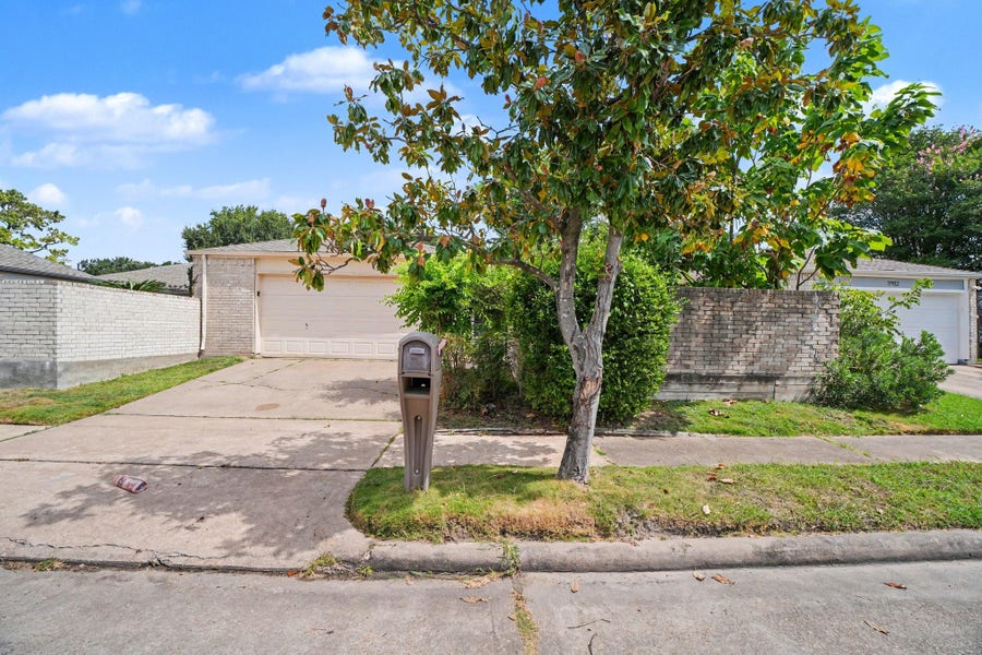 Property photo for 11906 N Fairhollow Lane, Houston, TX