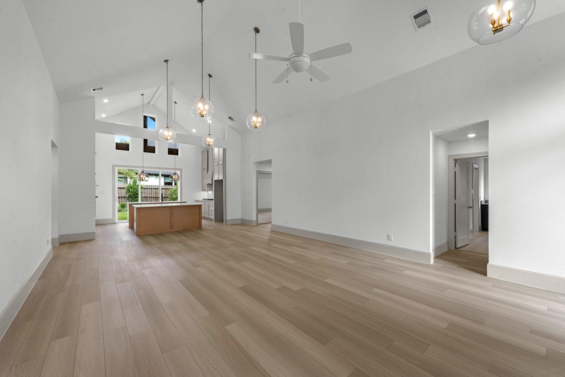 106 Wyndemere Drive, Montgomery, TX 77356