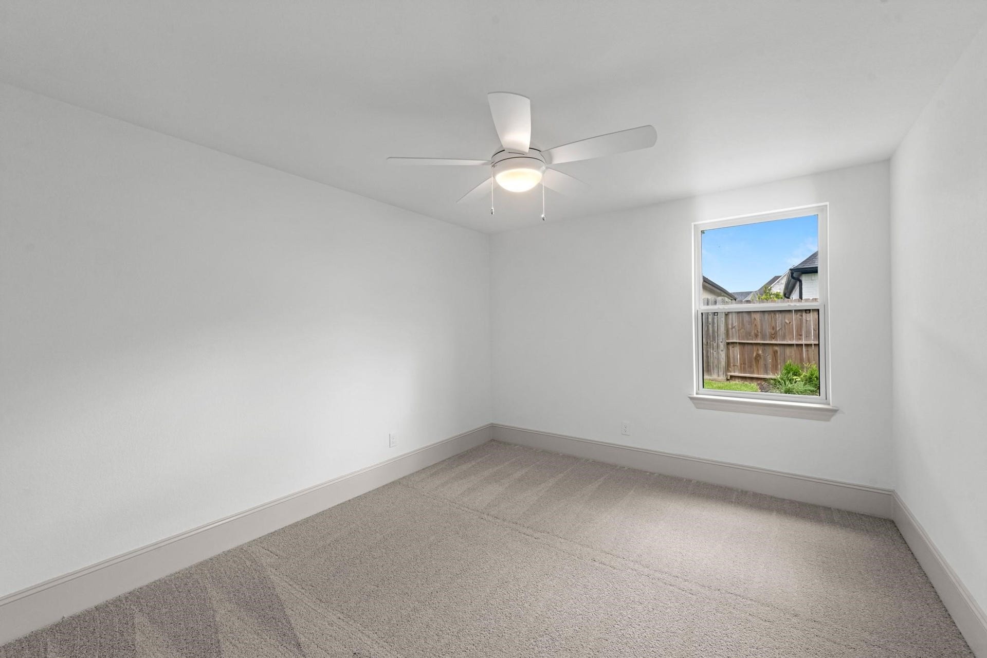 106 Wyndemere Drive, Montgomery, TX 77356