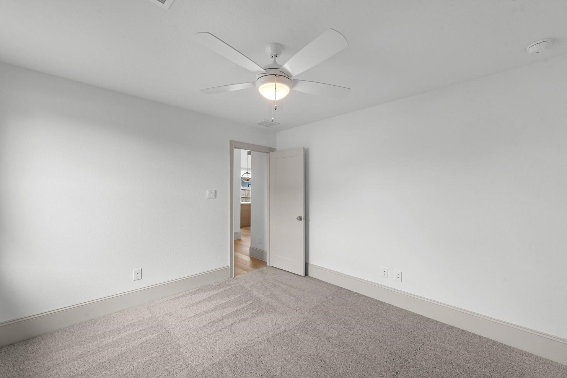 106 Wyndemere Drive, Montgomery, TX 77356