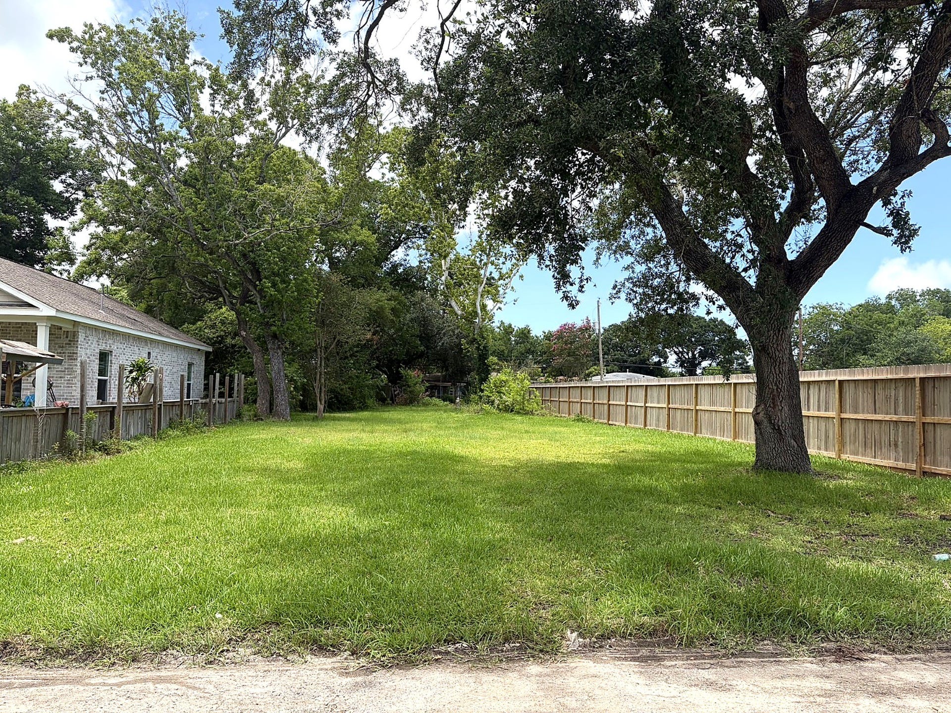 2930 3rd Avenue N, Texas City, TX 77590 2930 3rd Avenue N, Texas City, TX 77590