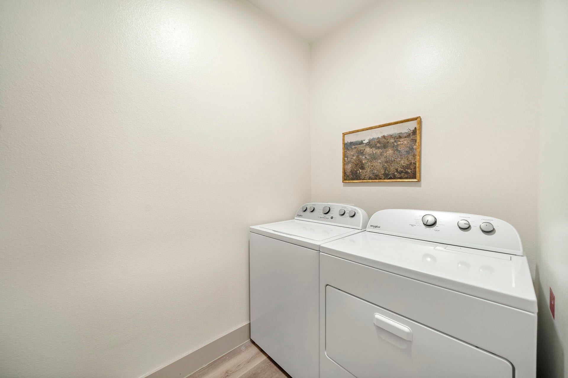 MODEL UNIT SHOWN