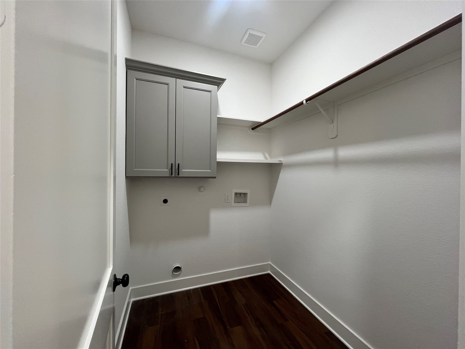 28811 Champion Oaks Dr, Magnolia, TX 77354 28811 Champion Oak roomy laundry room