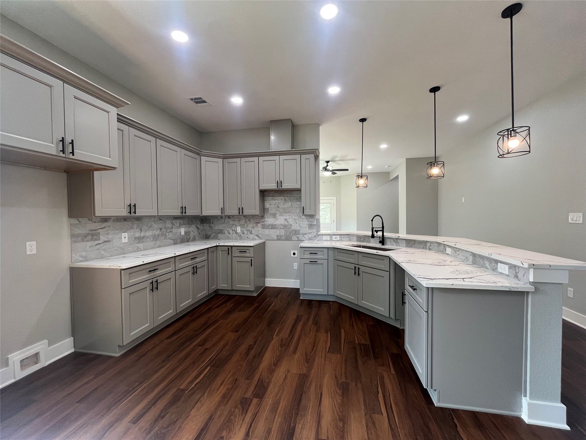 28811 Champion Oaks Dr, Magnolia, TX 77354 28811 Champion Oak kitchen