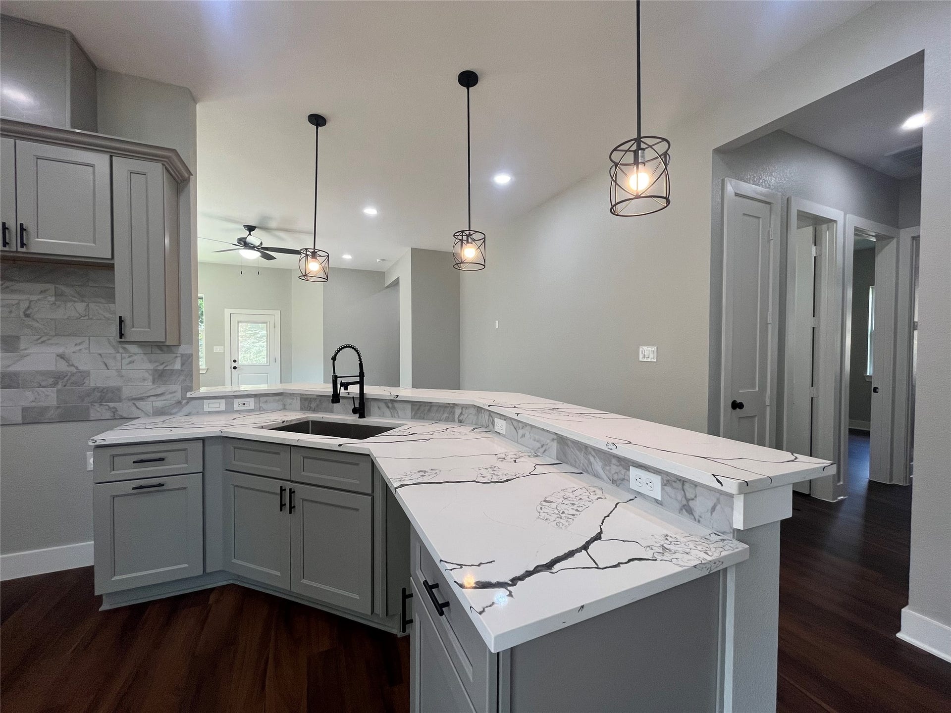 28811 Champion Oaks Dr, Magnolia, TX 77354 28811 Champion Oak kitchen countertop