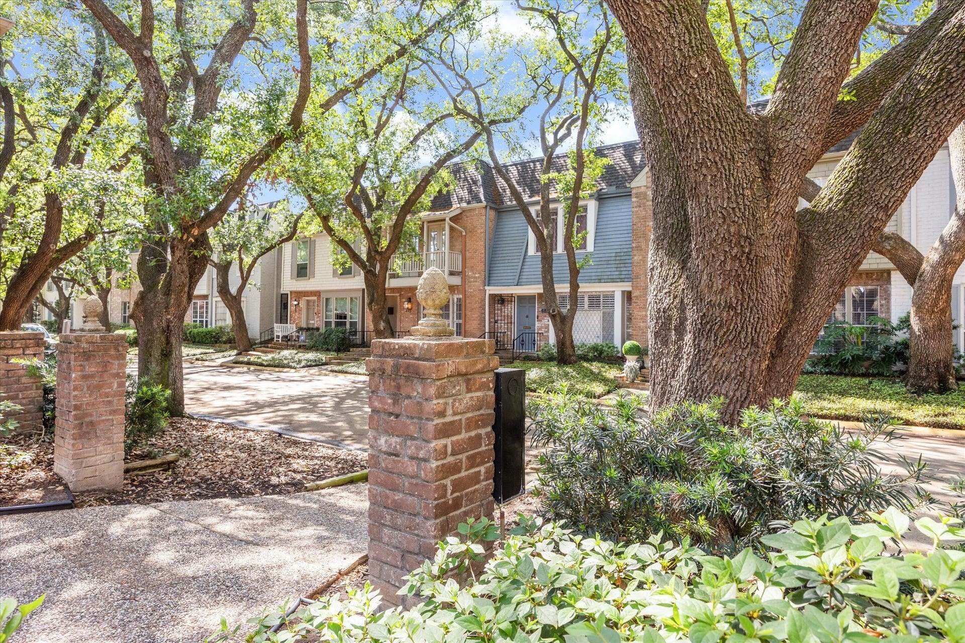 503 N Post Oak Lane, #503, Houston, TX 77024
