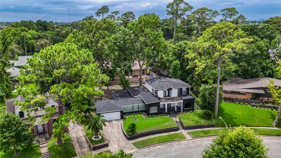 Property photo for 1820 N Macgregor Way Way, Houston, TX