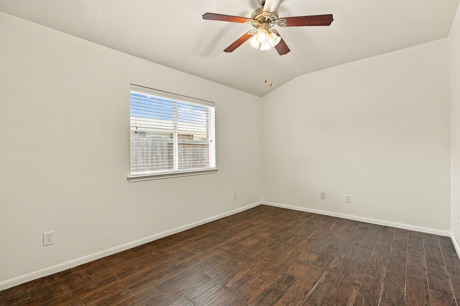 3012 Kings Isle Lane, Dickinson, TX 77539 3012 Kings Isle Lane, Dickinson, TX 77539