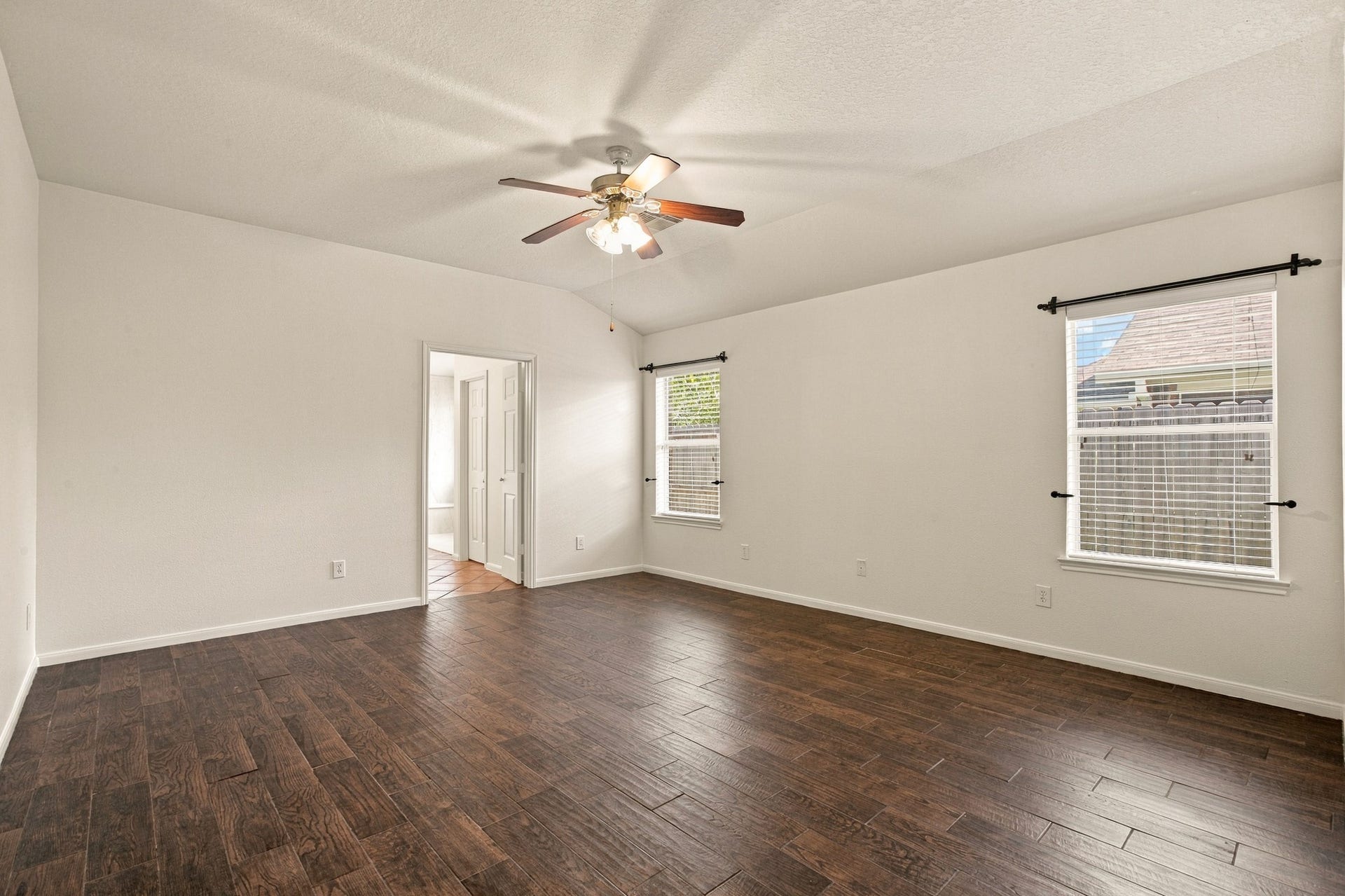 3012 Kings Isle Lane, Dickinson, TX 77539 Primary Bedroom