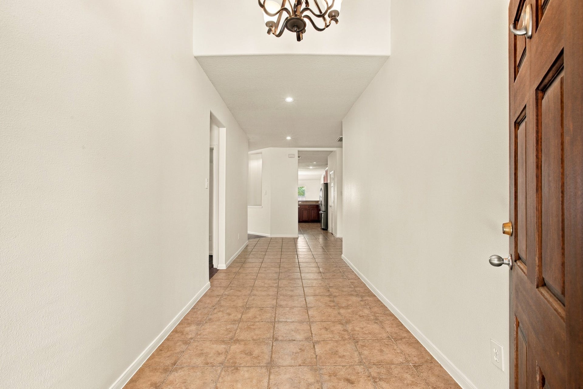 3012 Kings Isle Lane, Dickinson, TX 77539 Entryway