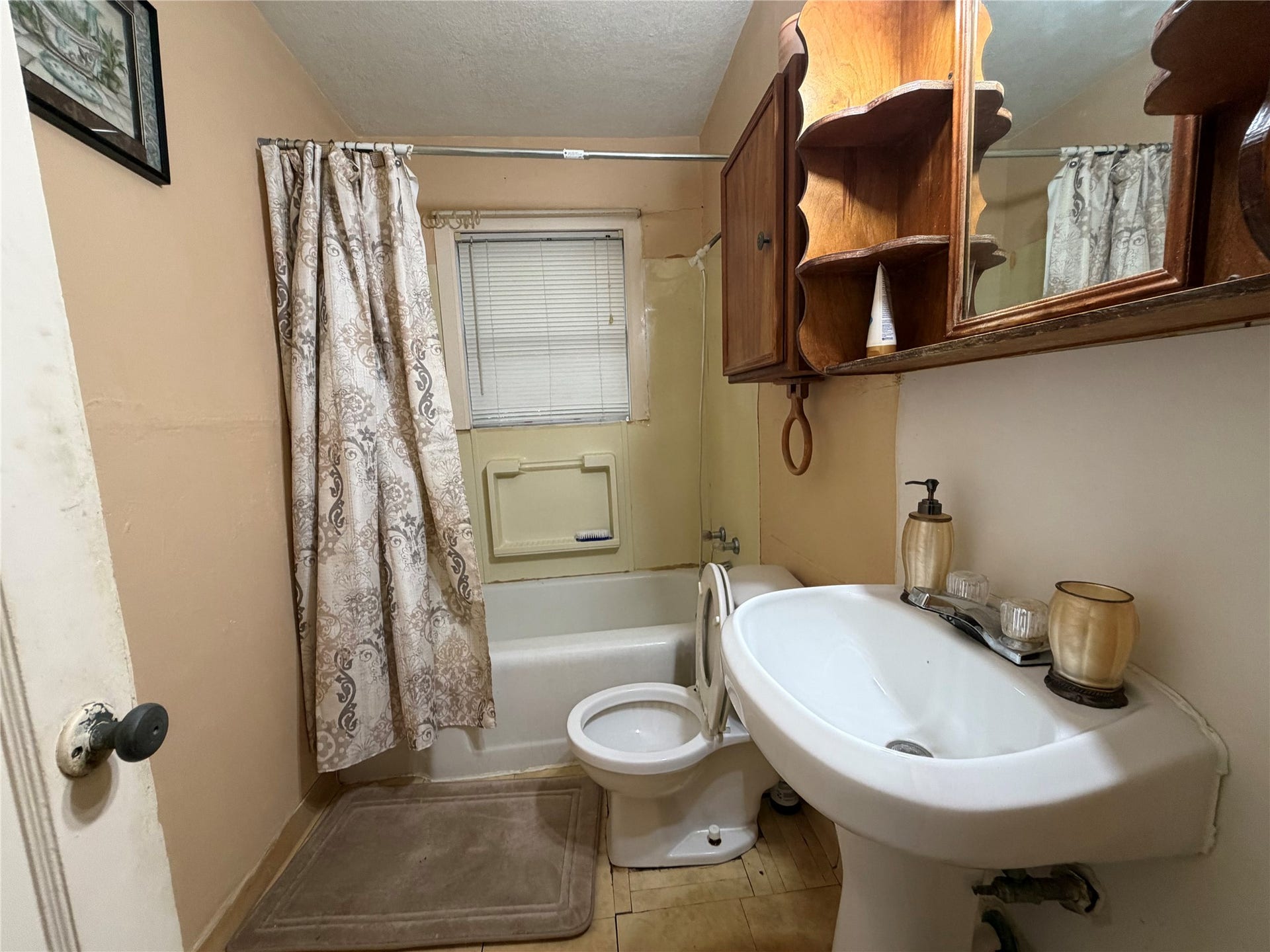 7326 Eisenhower Road, Houston, TX 77033