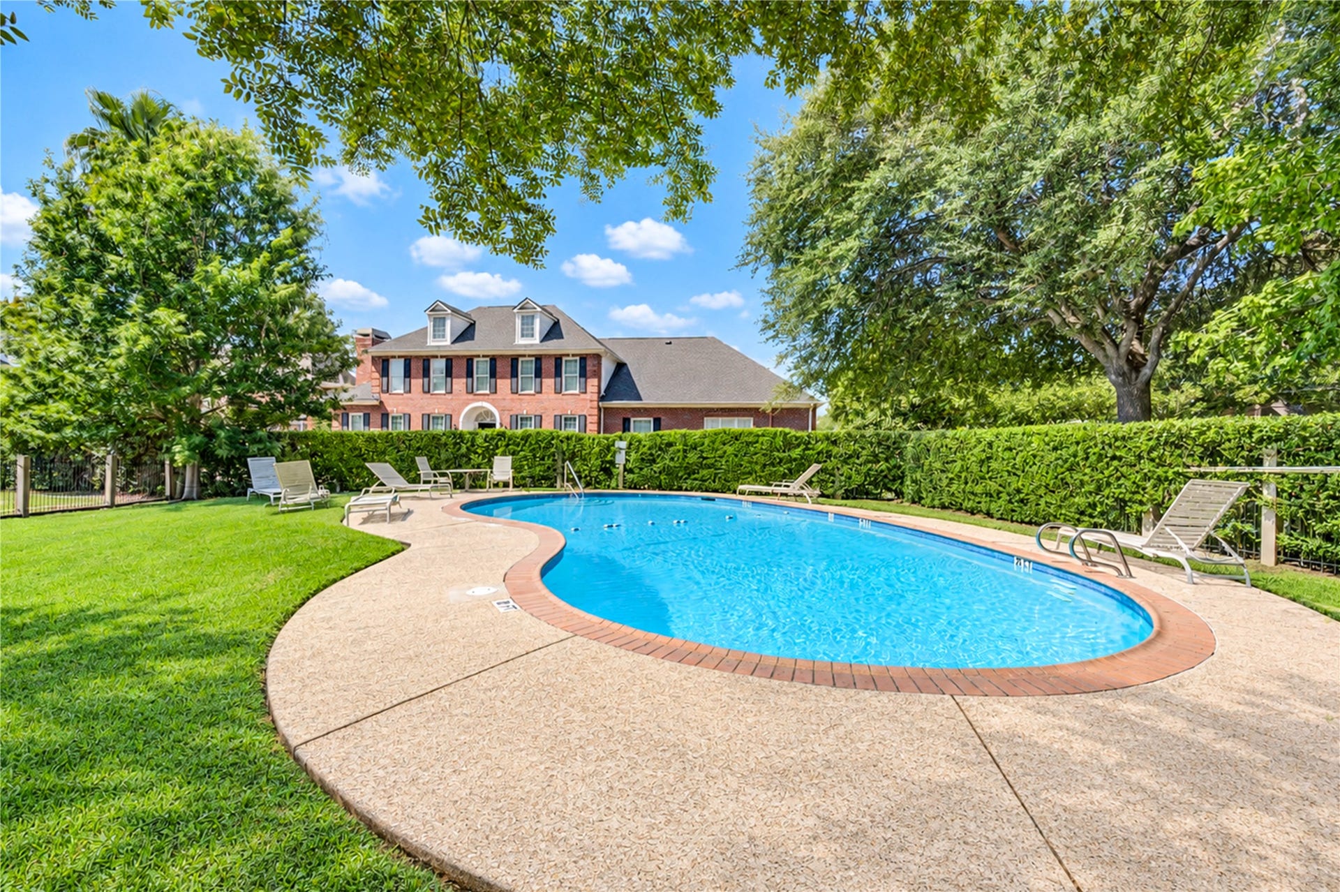 9400 Doliver Drive, #42, Houston, TX 77063 9400 Doliver Drive, #42, Houston, TX 77063
