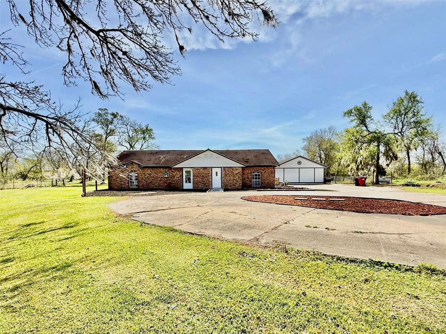 Property photo for 4183 County Road 571, West Columbia, TX