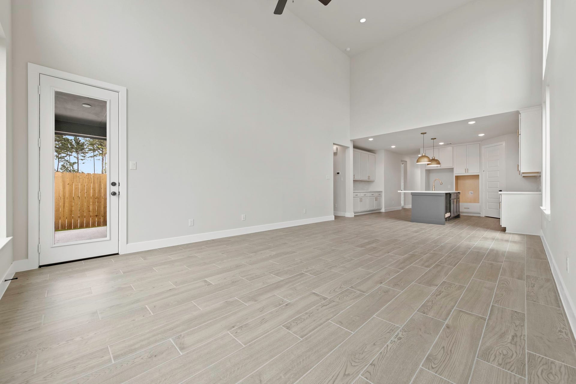 15818 Swan Lake Lane, Conroe, TX 77302
