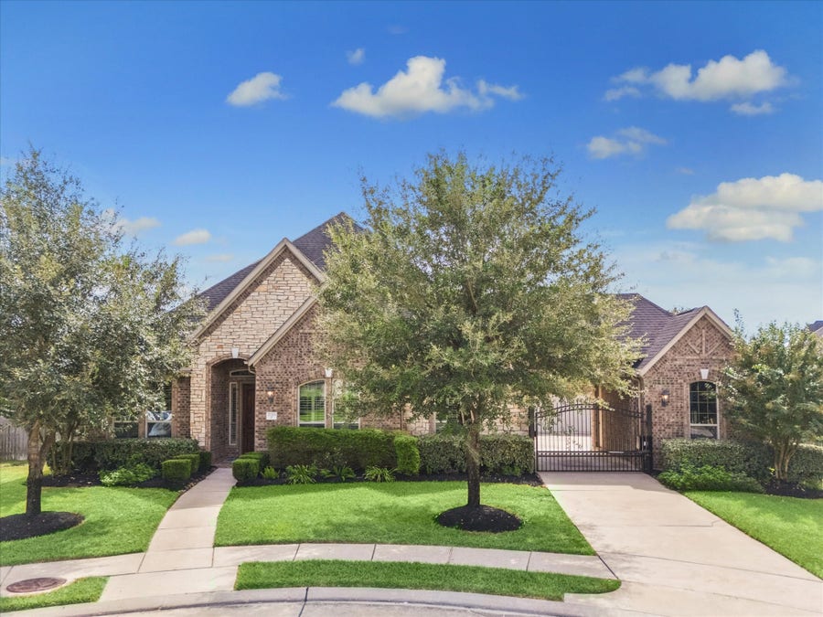 Property photo for 27703 Bering Crossing Drive, Katy, TX