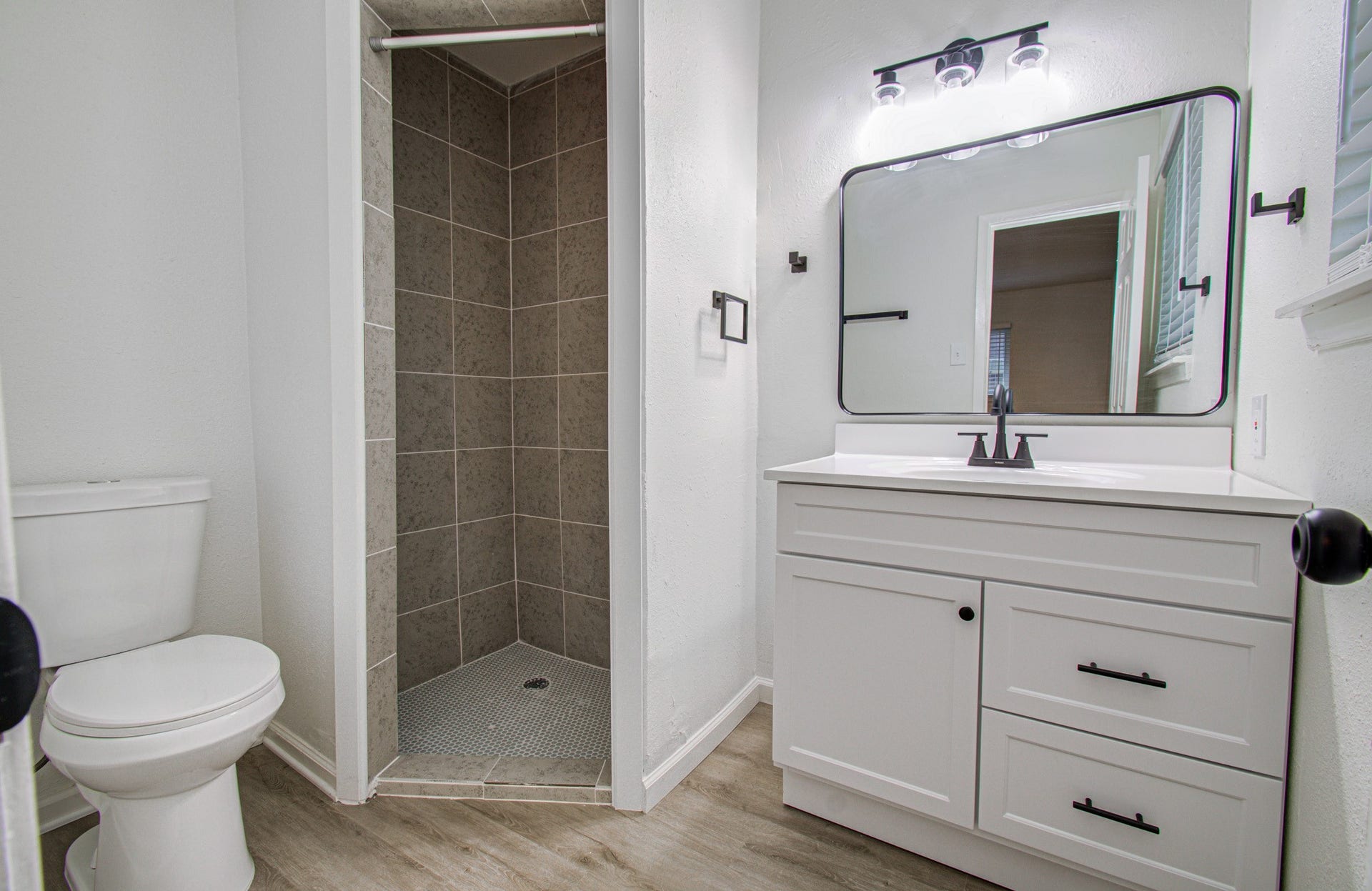 11735 N Perry Avenue, Houston, TX 77071 11735 N Perry Avenue, Houston, TX 77071