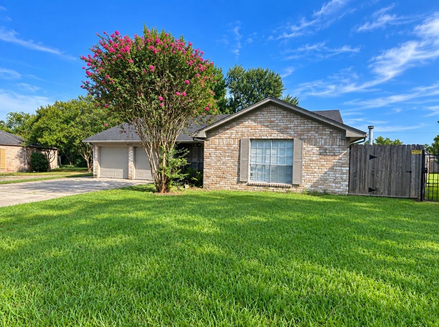 Property photo for 255 Andorra Lane, Houston, TX