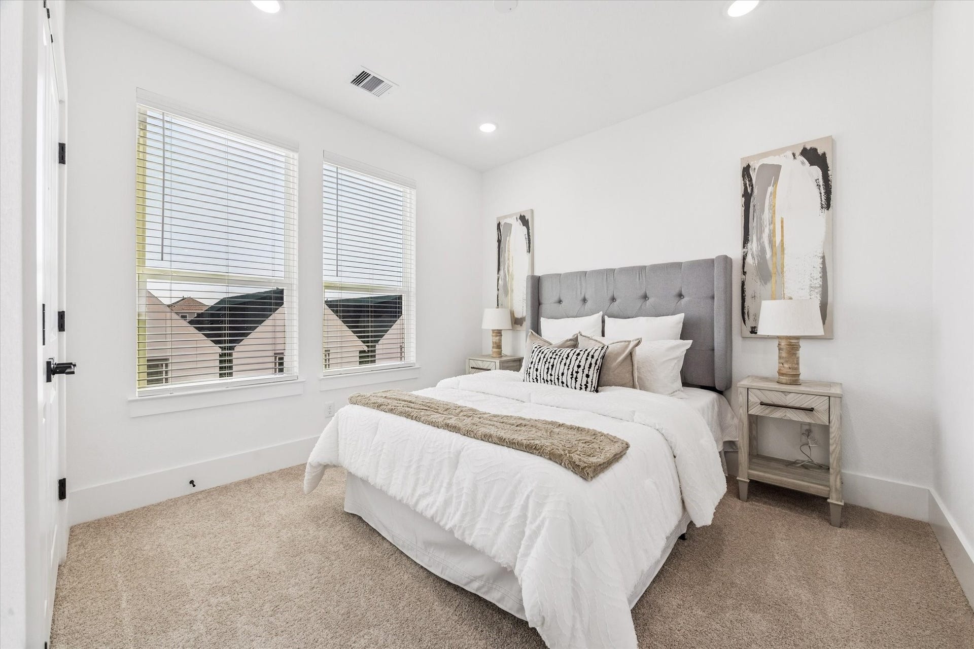 5606 Azores, Houston, TX 77091