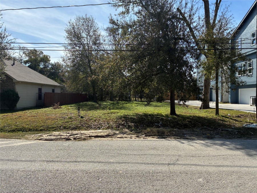 Property photo for 887 Lucky Street, Houston, TX