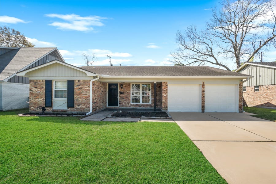 Property photo for 5203 Chantilly Lane, Houston, TX