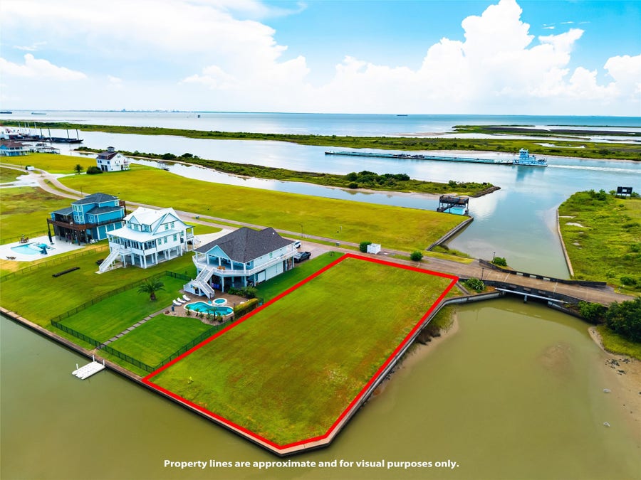 Property photo for 2112 Laguna Harbor Estate Boulevard, Port Bolivar, TX