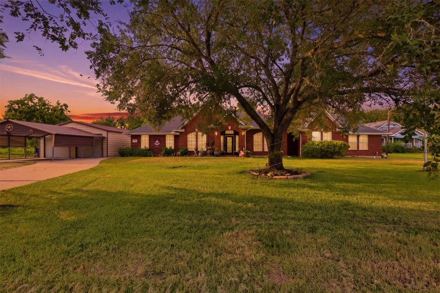 Property photo for 6803 Dogwood Street, Manvel, TX