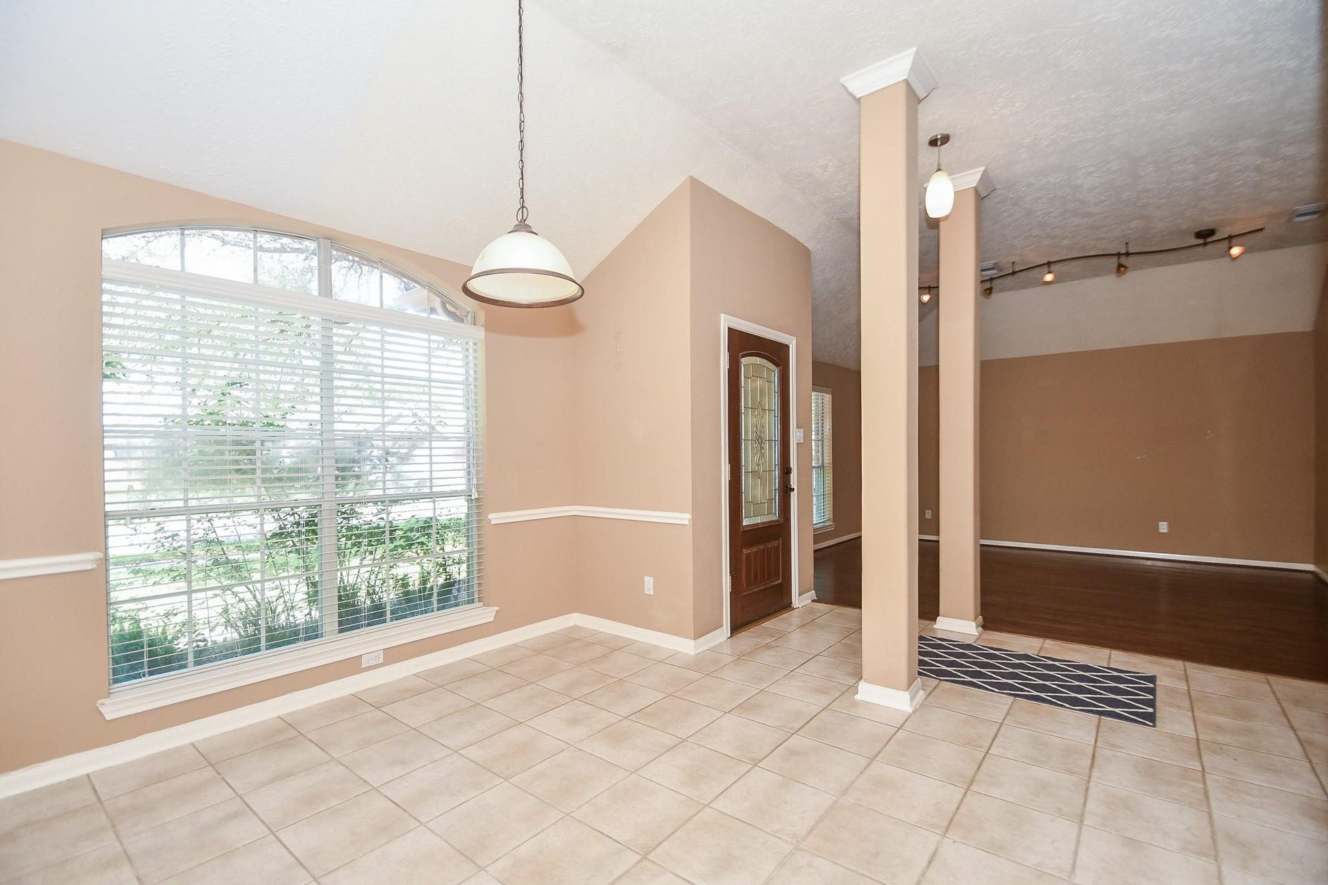 827 N Wellsford Drive, Pearland, TX 77584