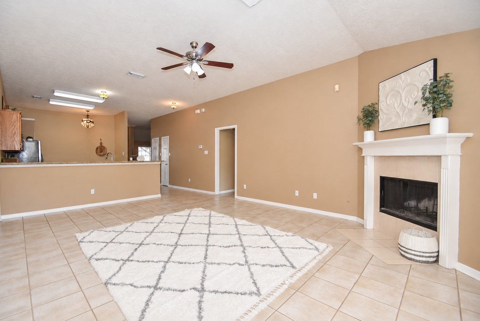 827 N Wellsford Drive, Pearland, TX 77584