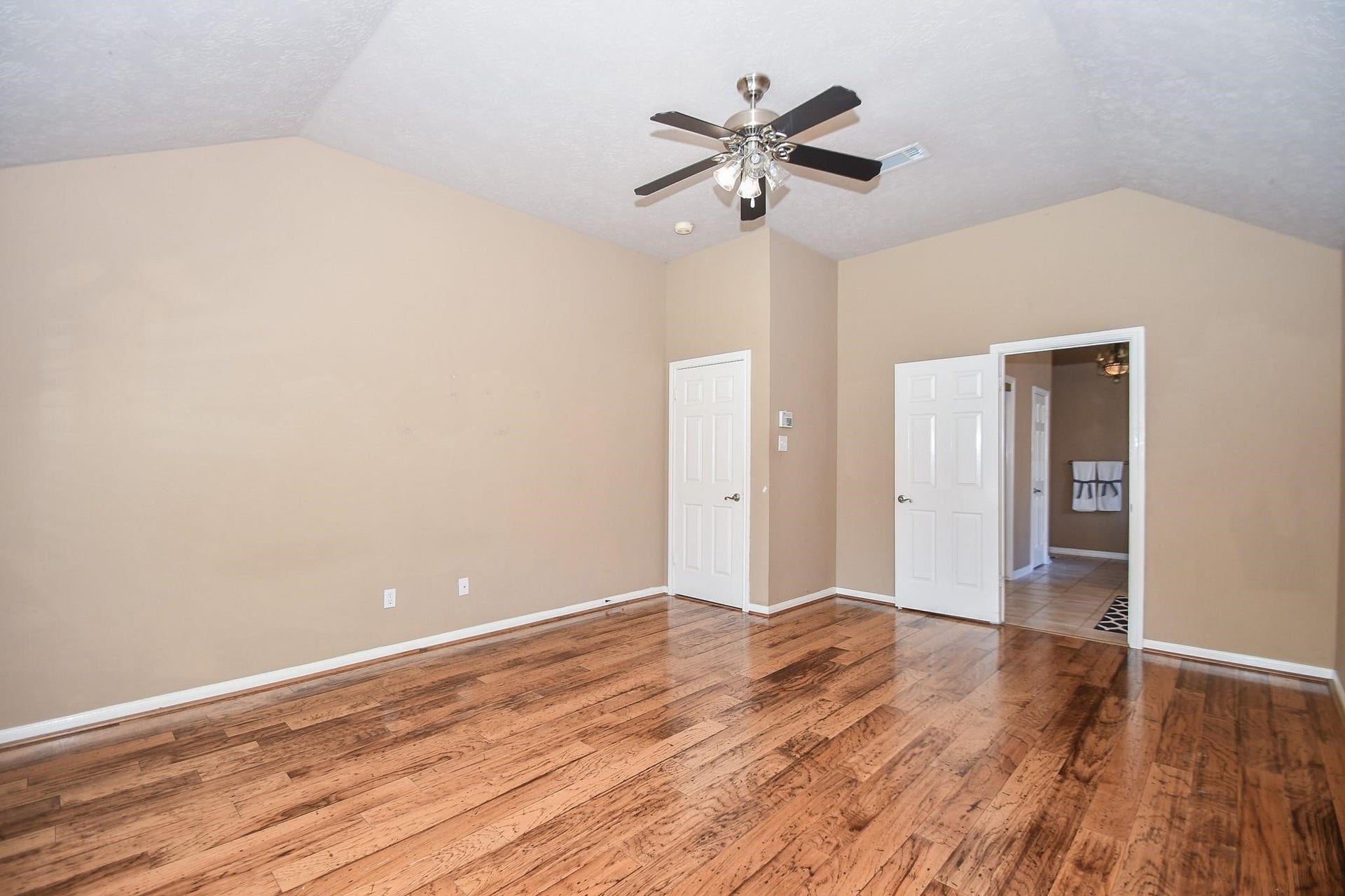 827 N Wellsford Drive, Pearland, TX 77584