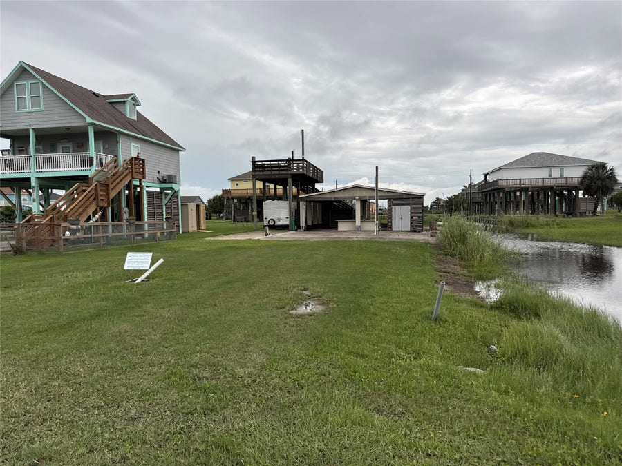 Property photo for 947 S Selwyn Road, Crystal Beach, TX