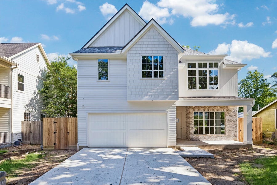 Property photo for 1050 W 42nd Street, Houston, TX