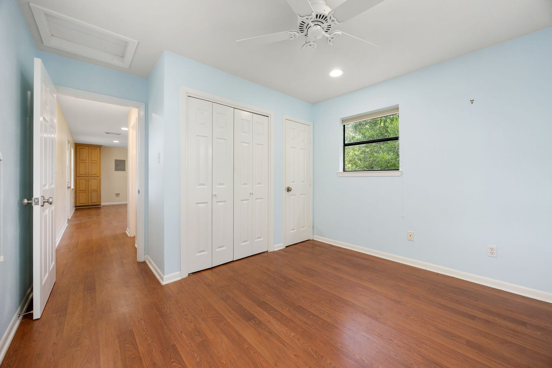 525 sq ft guest house bedroom with easy access to the adjoining living area, kitchenette, and full bath.