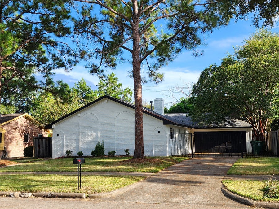 Property photo for 12875 WESTELLA Drive, Houston, TX