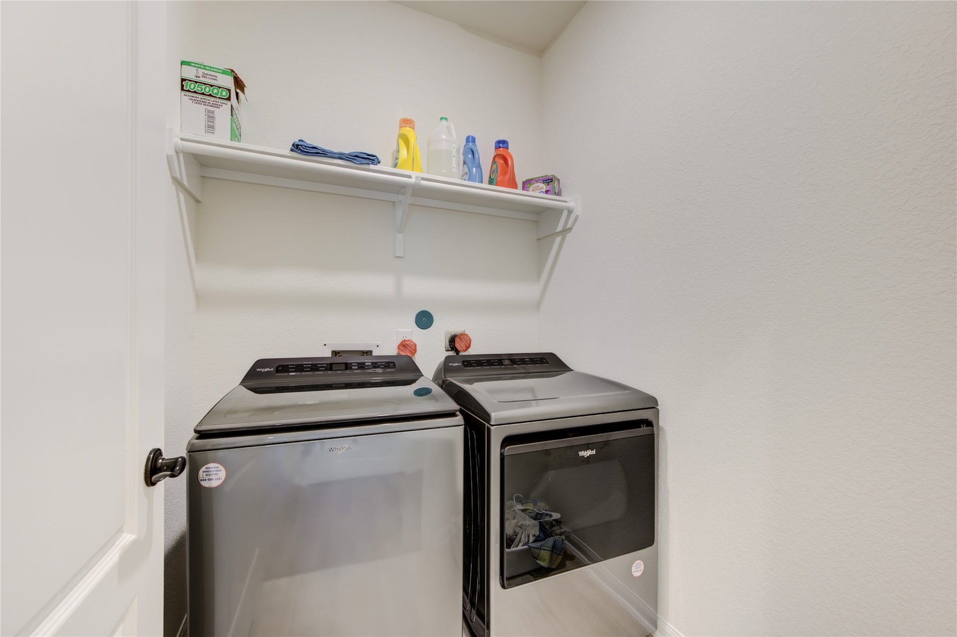4922 Lucky Fawn Lane, Richmond, TX 77406 Laundry