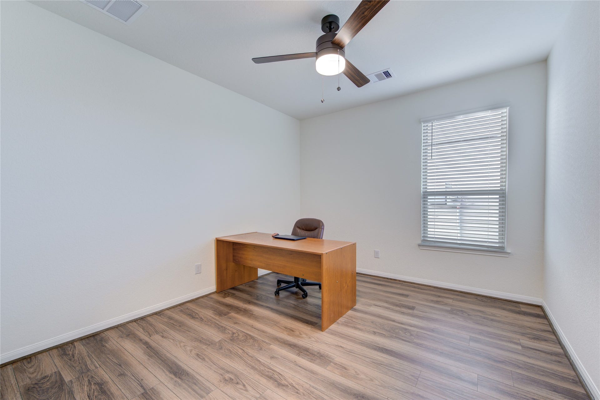 4922 Lucky Fawn Lane, Richmond, TX 77406 Office