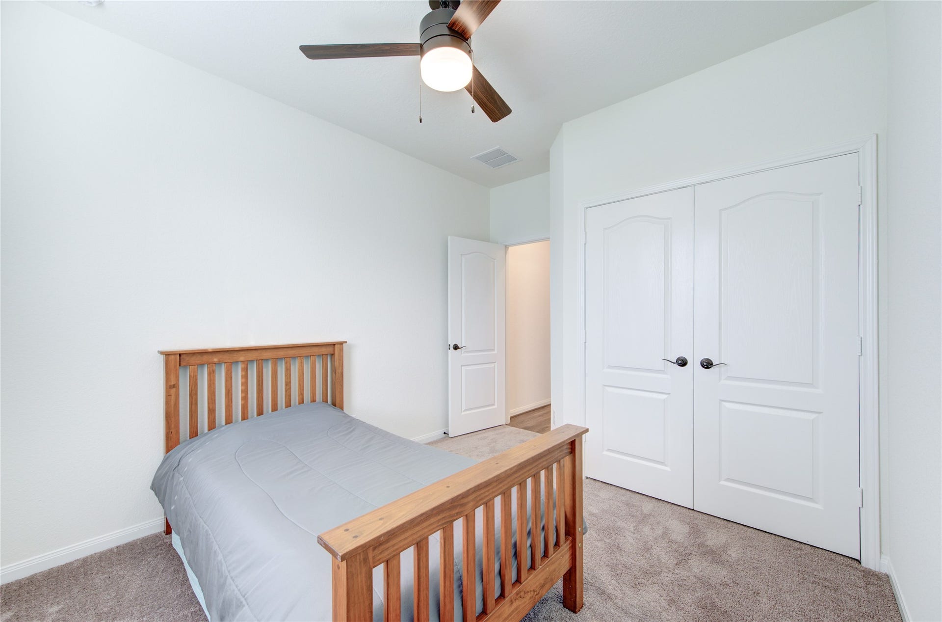 4922 Lucky Fawn Lane, Richmond, TX 77406 Secondary bedroom