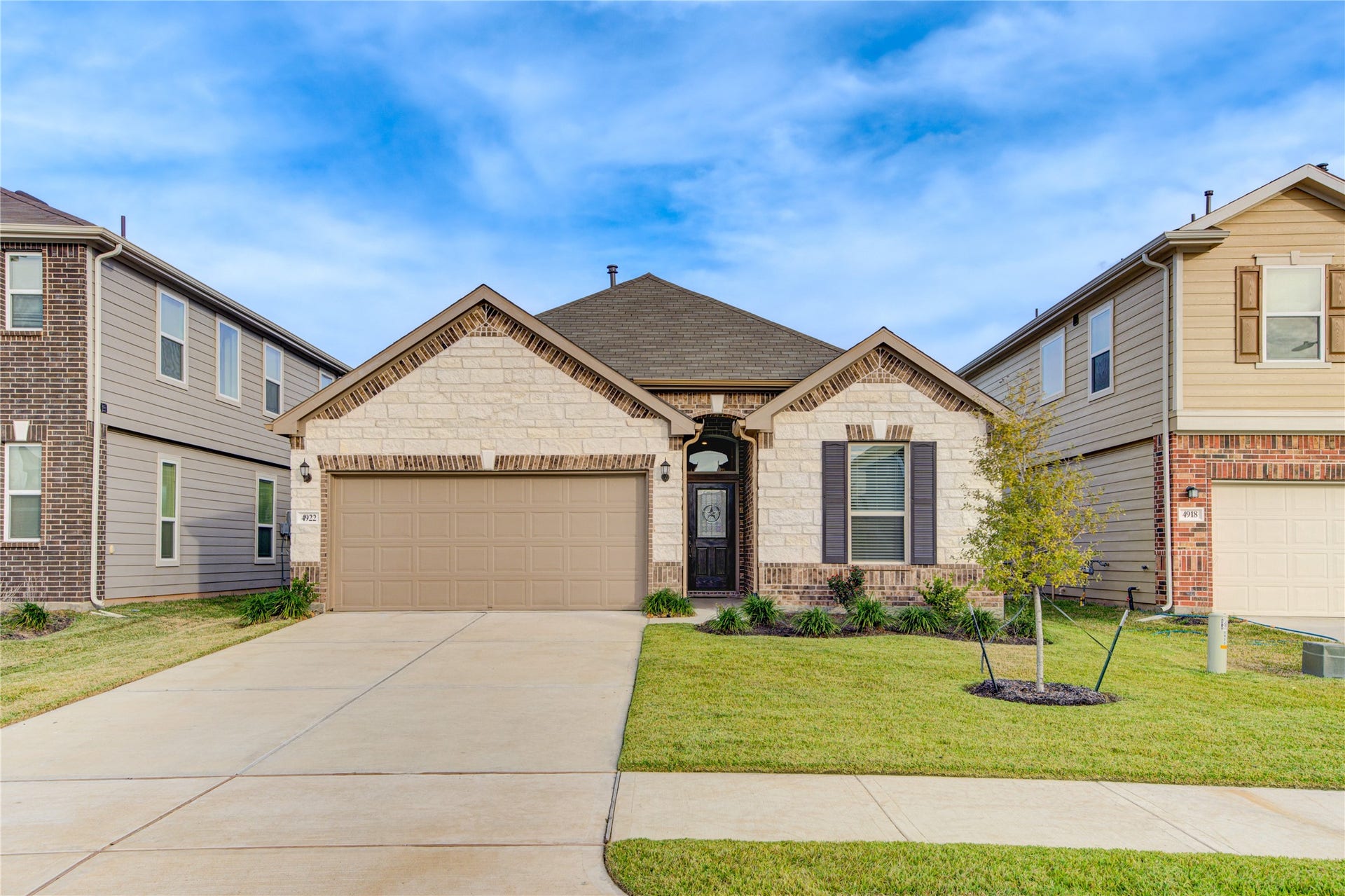 4922 Lucky Fawn Lane, Richmond, TX 77406 Beautiful 1 story home!
