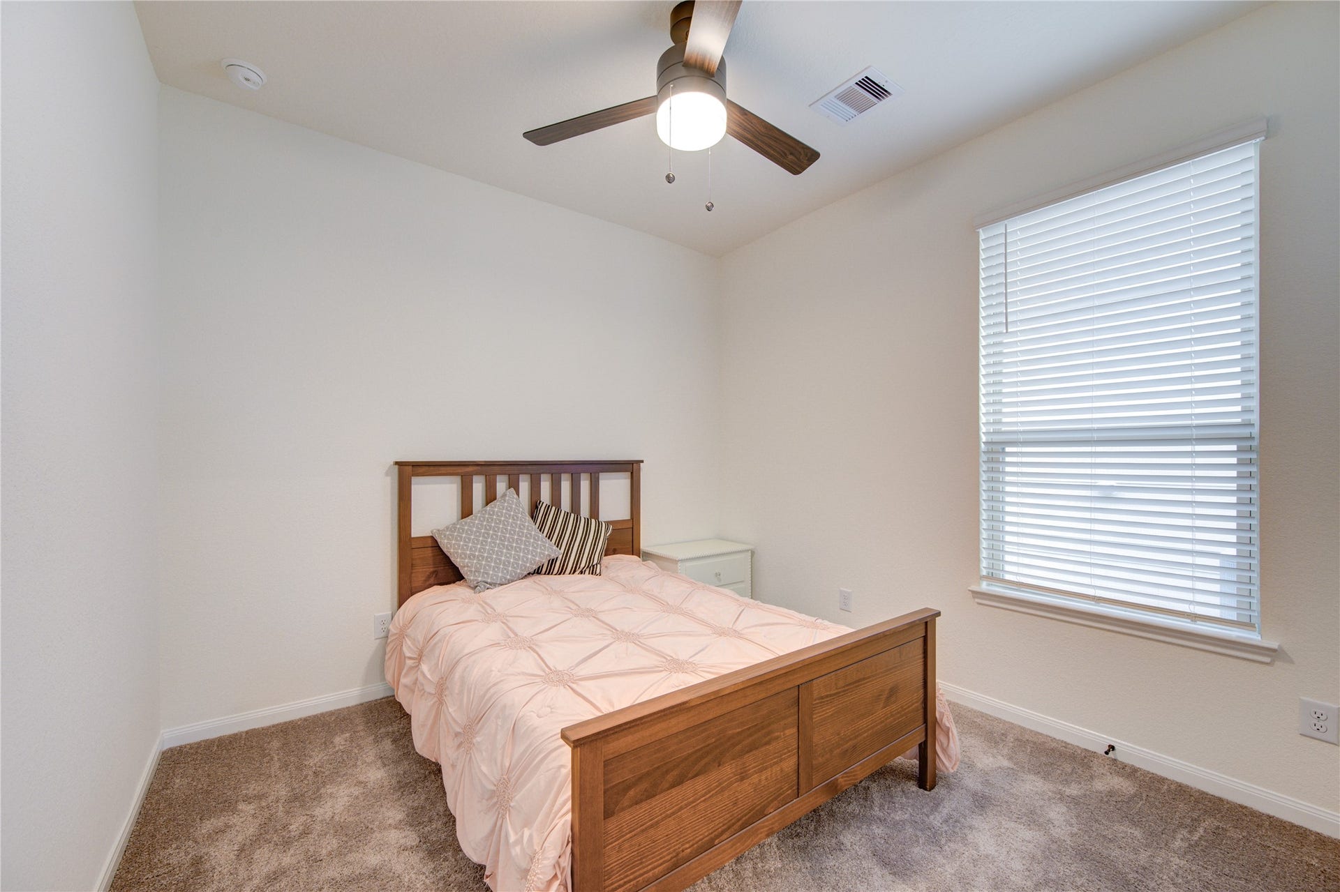 4922 Lucky Fawn Lane, Richmond, TX 77406 Secondary bedroom