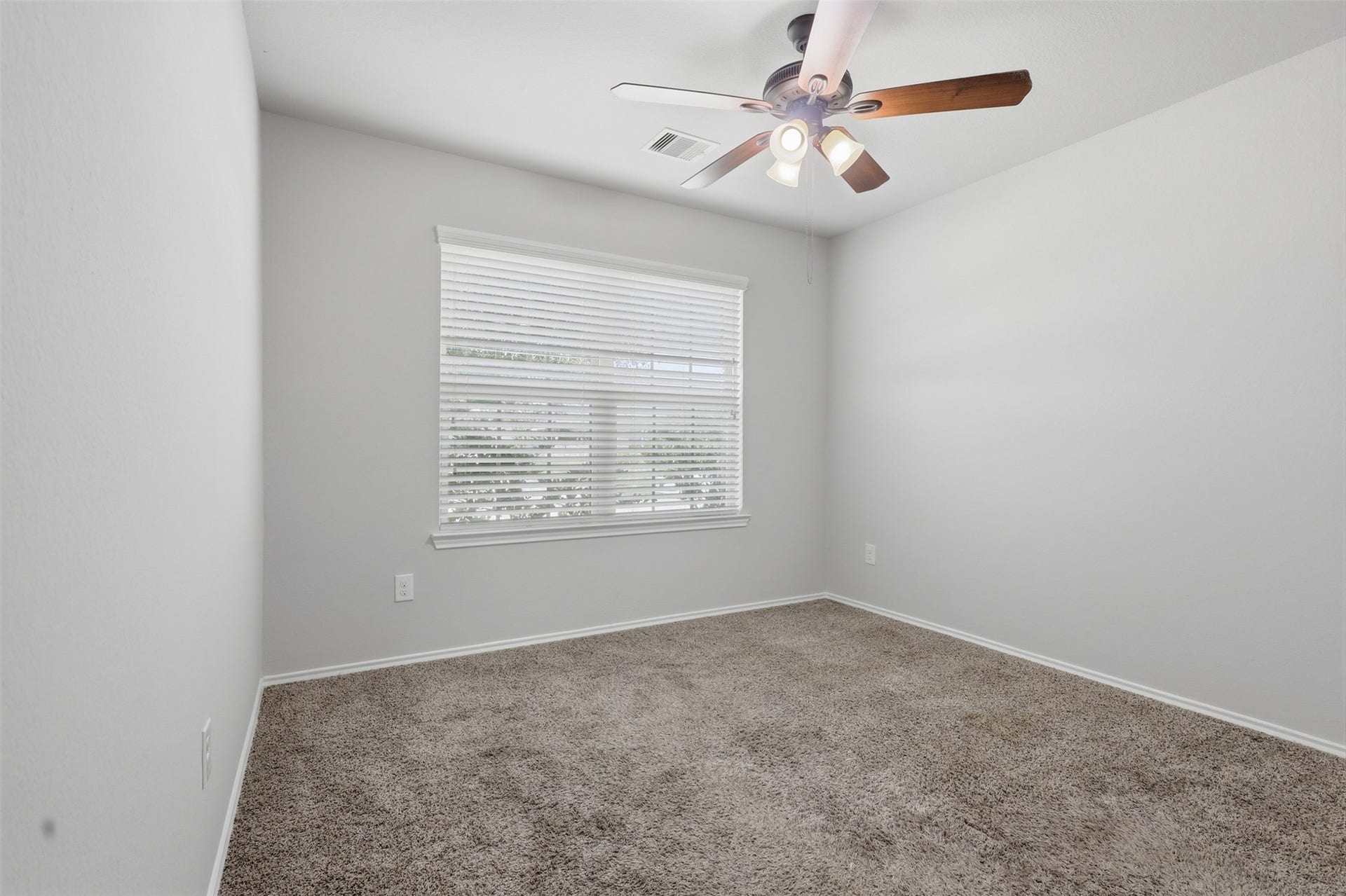 1st Bedroom/Office