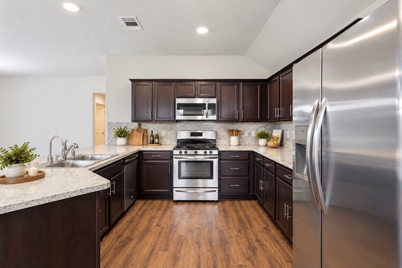 Kitchen 
*Virtually Staged*