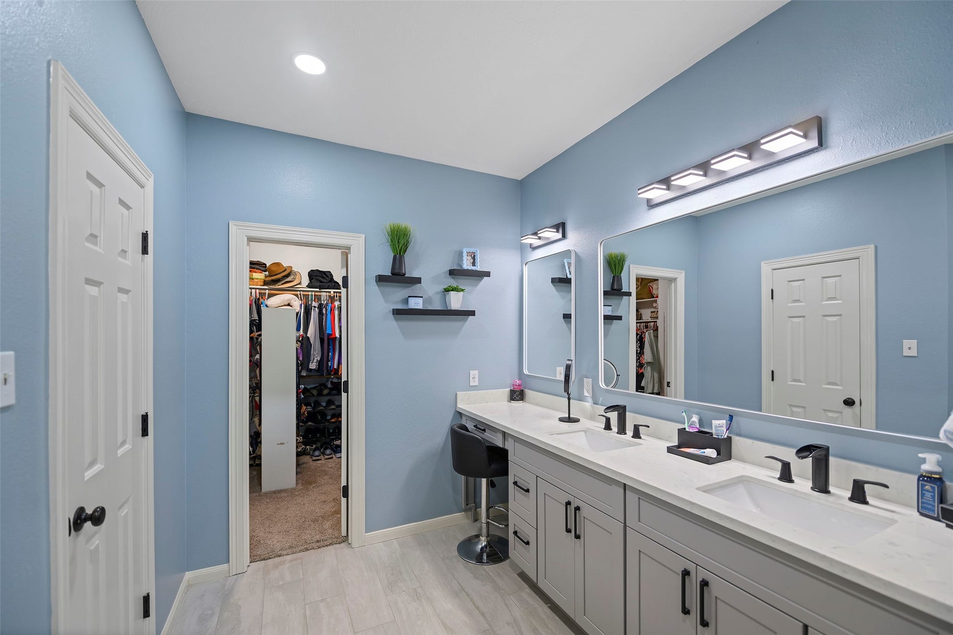 17415 Old Court Drive, Tomball, TX 77377 Primary Bath and Walk-In Closet