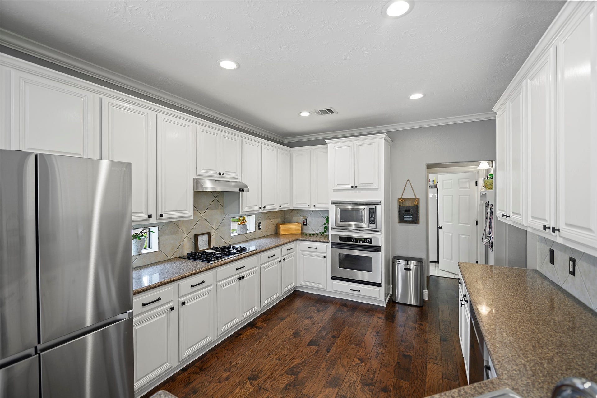 17415 Old Court Drive, Tomball, TX 77377 Look at all of those cabinets!!