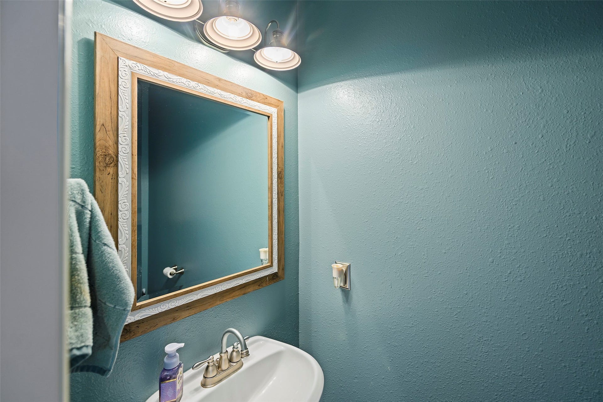 17415 Old Court Drive, Tomball, TX 77377 Half Bath