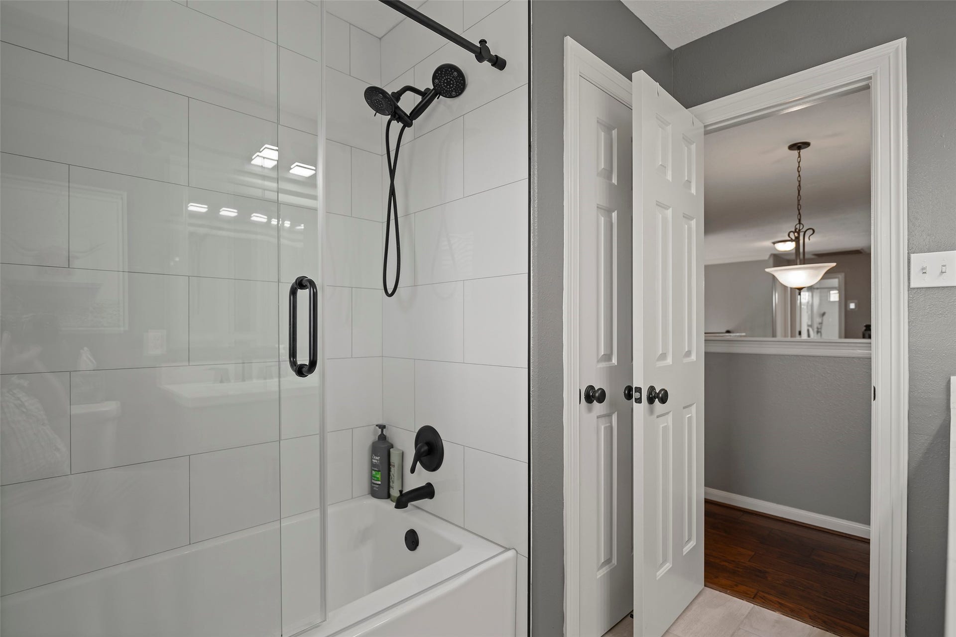 17415 Old Court Drive, Tomball, TX 77377 Secondary Bath with Tub/Shower Combo