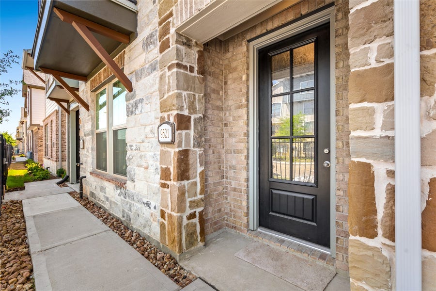 Property photo for 9521 Towne Lake Parkway, Cypress, TX