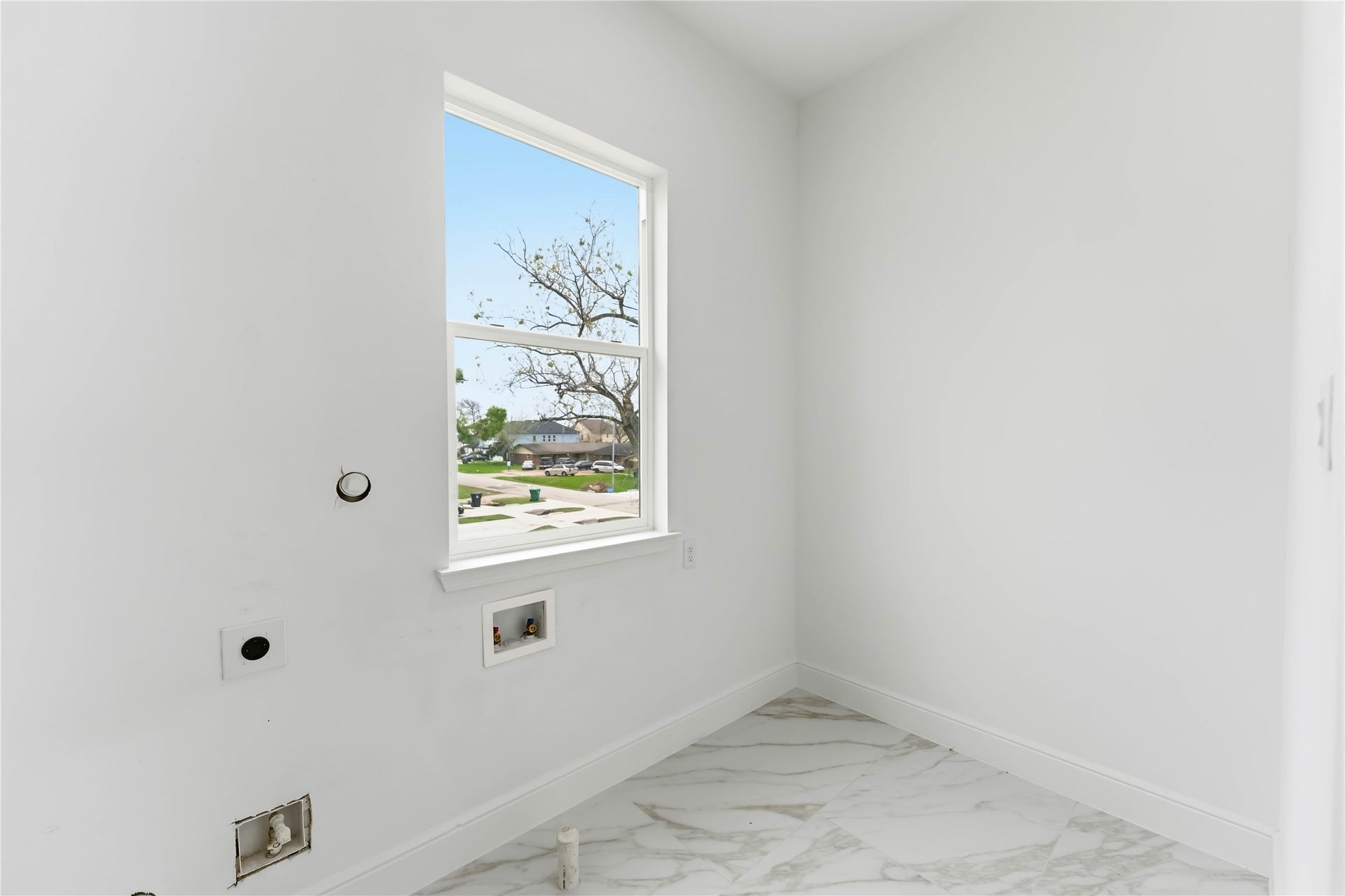 4125 Clover st, #A/B, Houston, TX 77051 Laundry Room